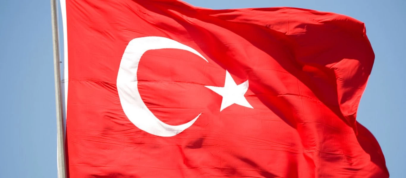Όλη η Τουρκία χαιρετάει στρατιωτικά για την επέμβαση εναντίον των Κούρδων - Από παιδιά μέχρι ποδοσφαιριστές (φωτο)